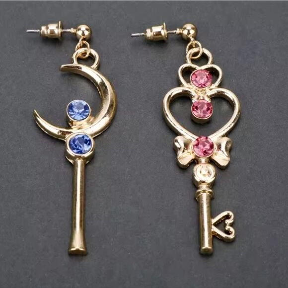 Sailor Moon Gold Key Charm Earrings - Picture 1 of 4